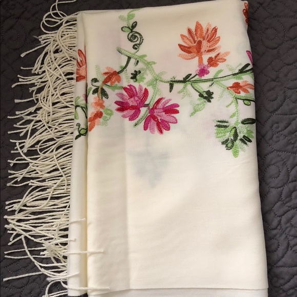 Accessories - GORGEOUS SCARF